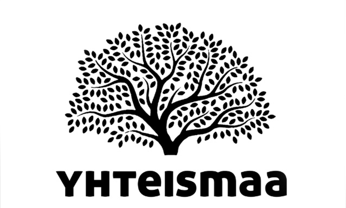 Yhteismaa ry:n logo, jossa on musta suuri puu